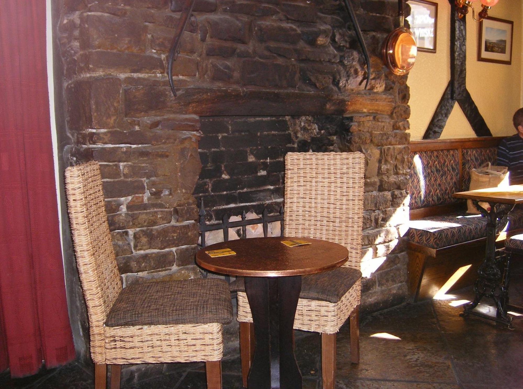 The Kings Head Hotel Abergavenny Exterior foto